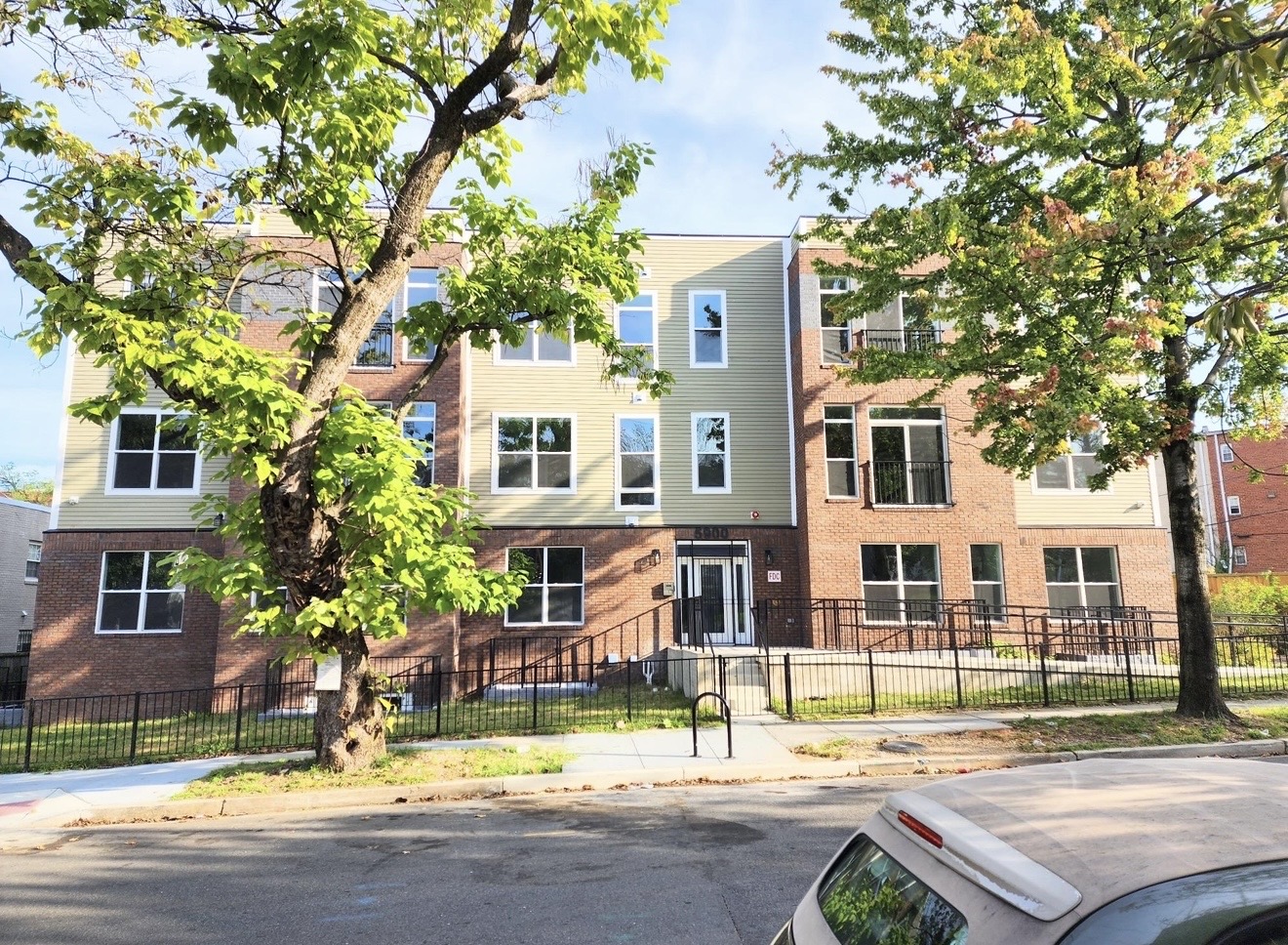 Property main image